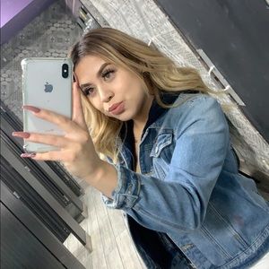 Meet your Posher, Monique